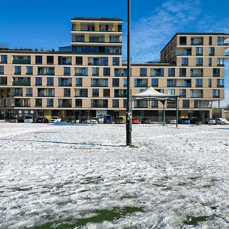 New Beautiful In The Center Of With Option Garage Parking Apartman