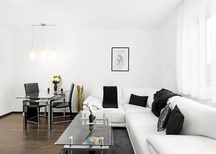 Apartmán New Beautiful In The Center Of With Option Garage Parking