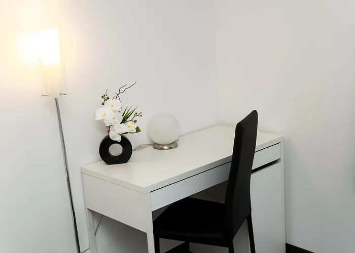 Apartmán New Beautiful In The Center Of With Option Garage Parking