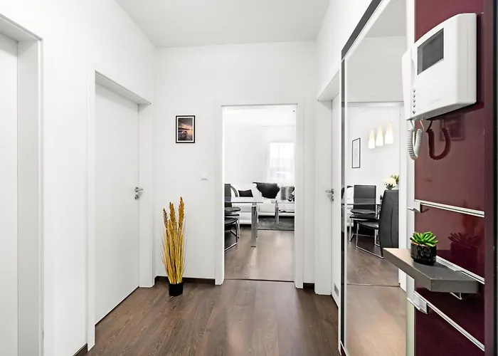 New Beautiful In The Center Of With Option Garage Parking Apartmán *