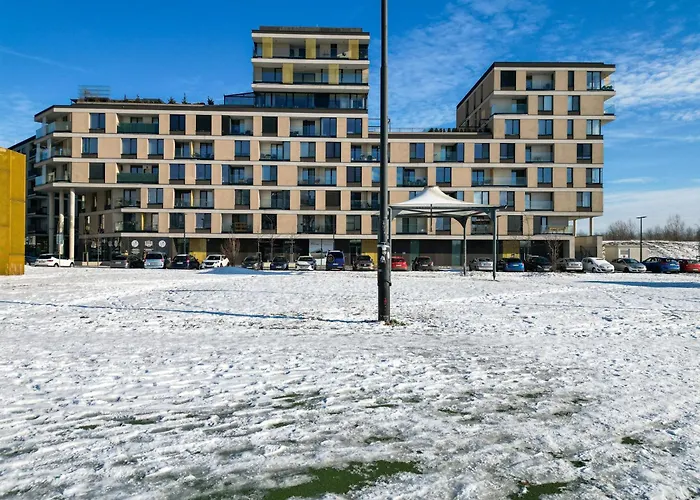 New Beautiful In The Center Of With Option Garage Parking Apartmán